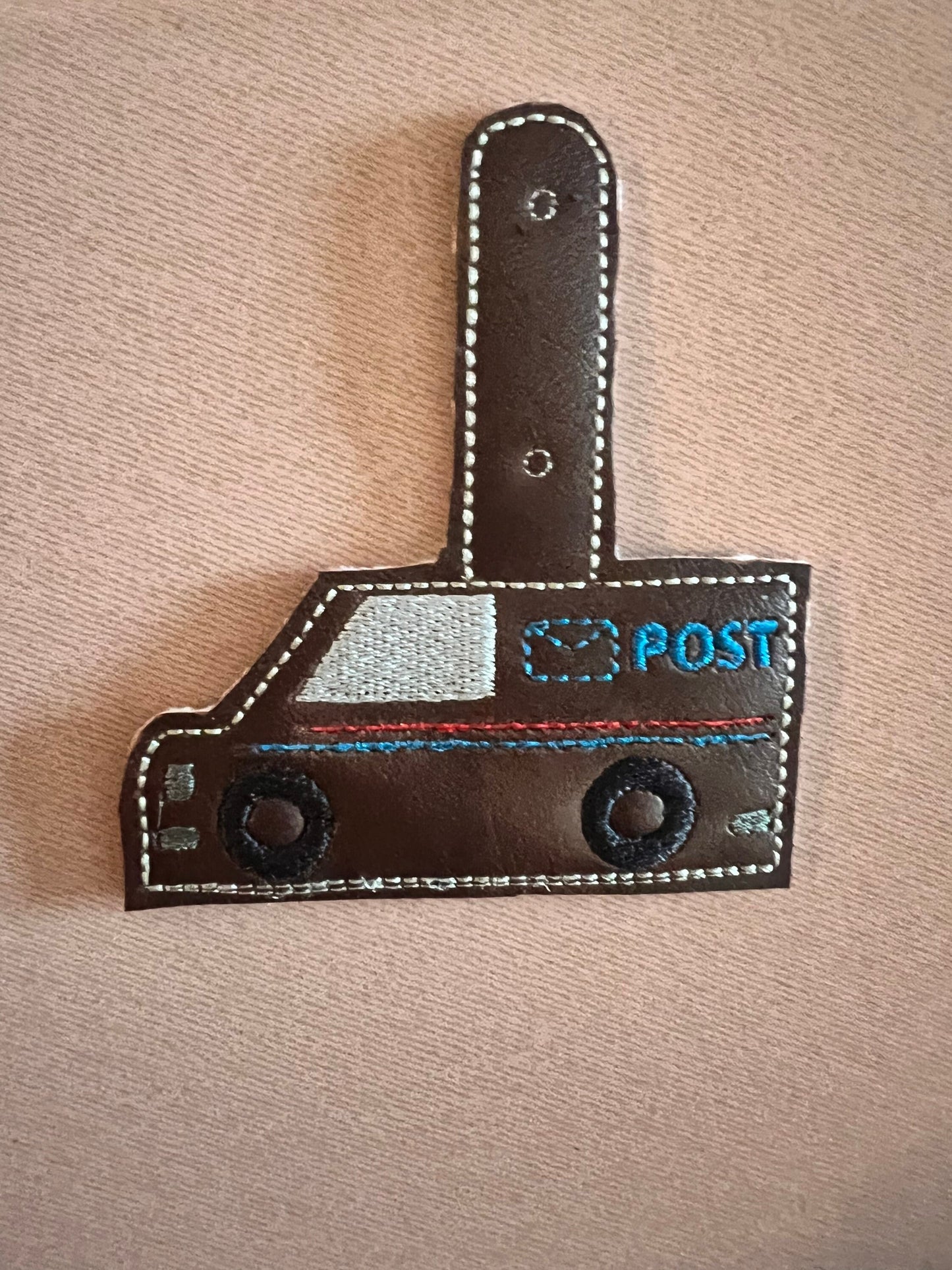 MailTruck Snap tab and Eyelet In The Hoop Embroidery Design